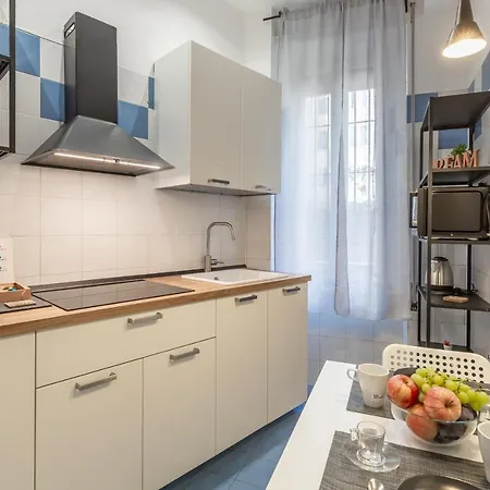 Apartment Imperium House - Con Giardino Privato, 3 Minuti Da Metro Piazza Bologna, A-c, Rome
